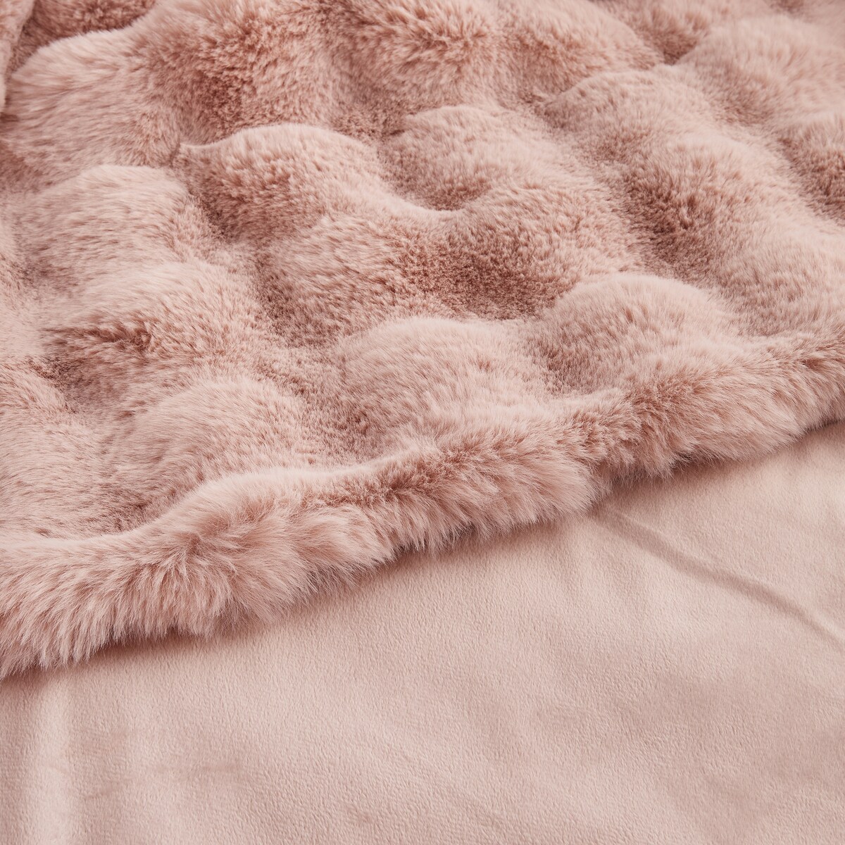 Jednokolorowa futrzana narzuta na łóżko Bares 180x200 cm