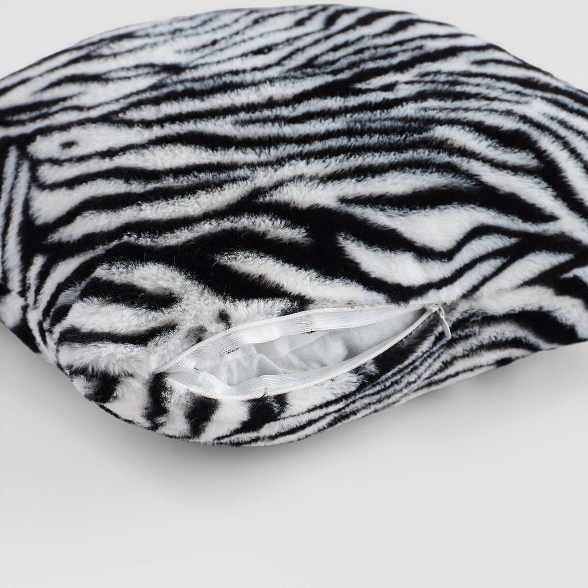 Poszewka Futrzana Zebrini 45x45 cm z motywem zwierzęcym