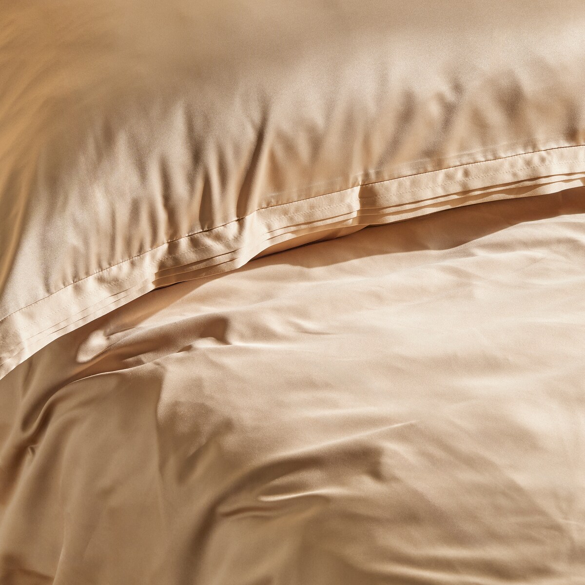 Pościel satynowa z mikrofibry Lobelia 200x220 cm