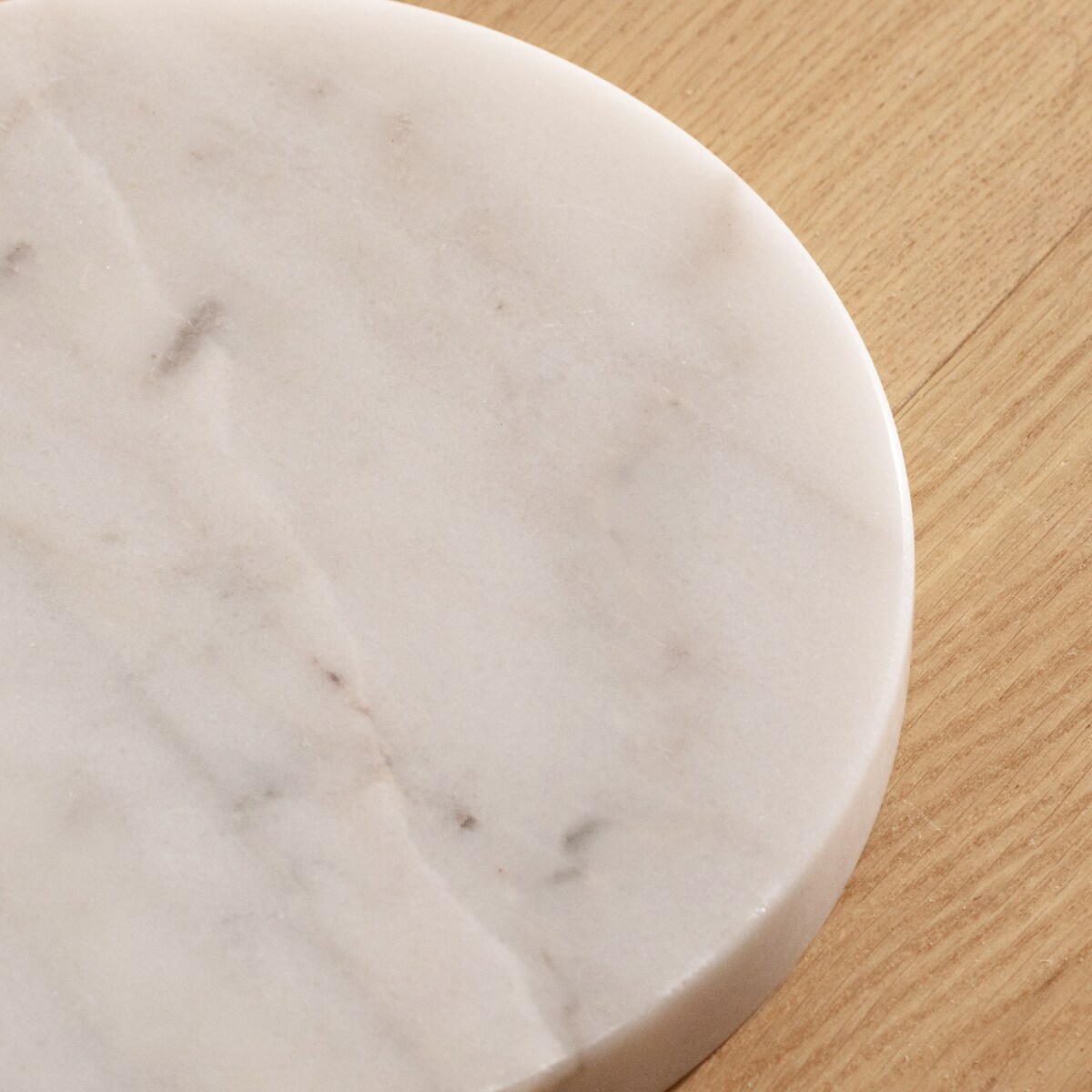 Lampa podłogowa z marmurową podstawą Ivory