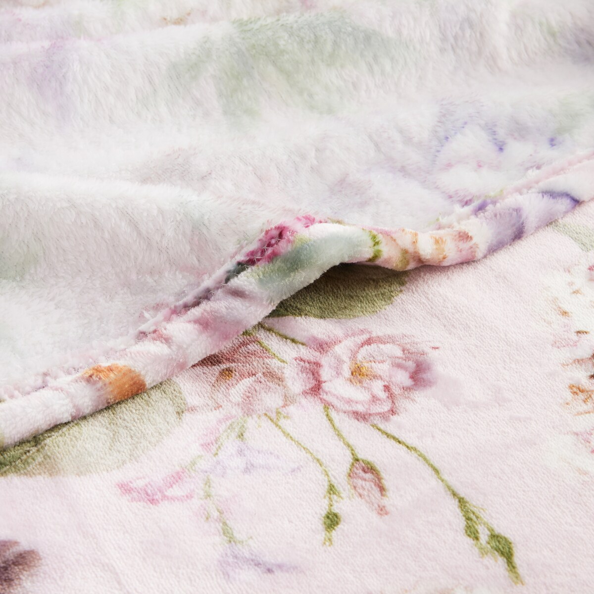 Drukowany koc Tensianis 150x200 cm z motywem kwiatowym