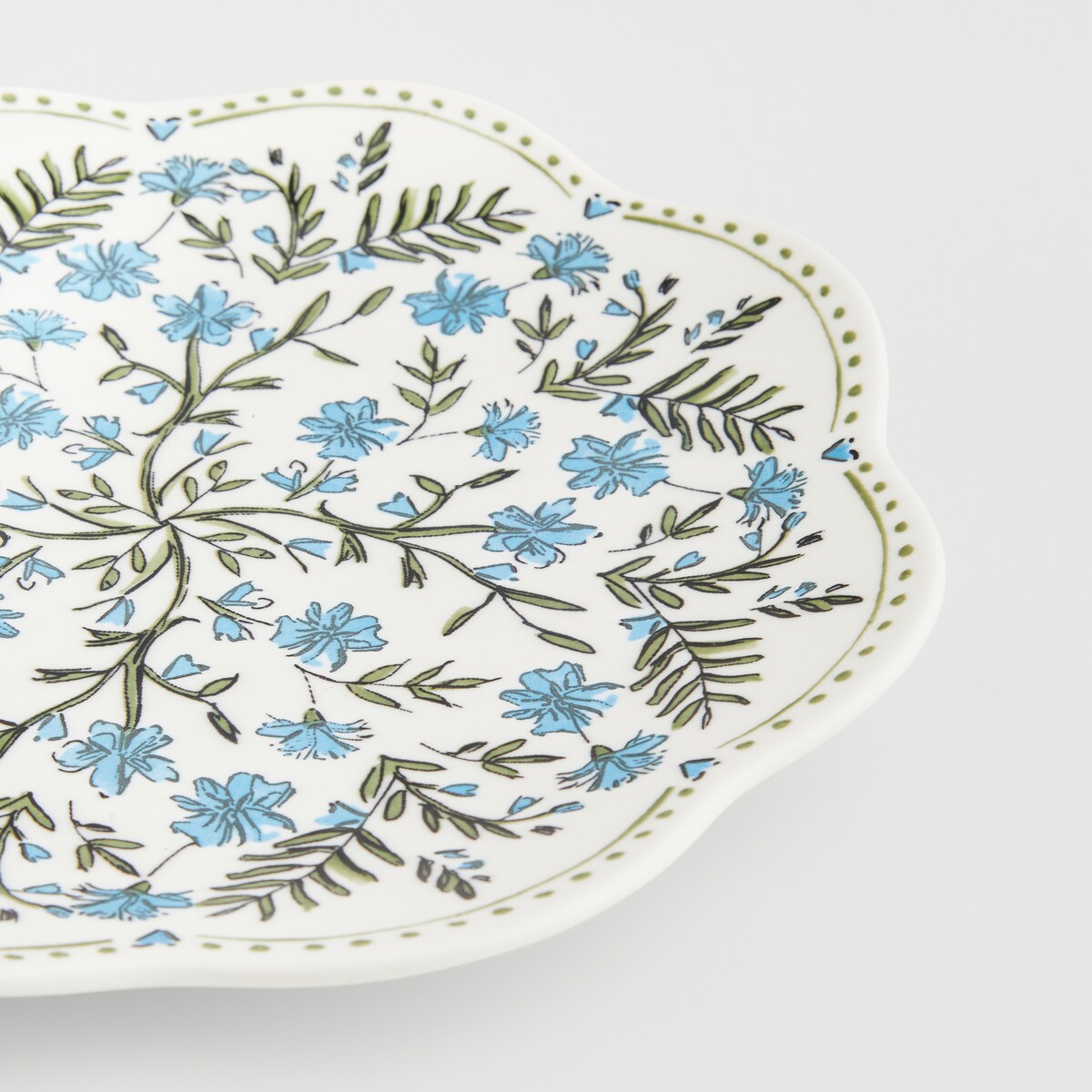 Patera Avenel z motywem roślinnym