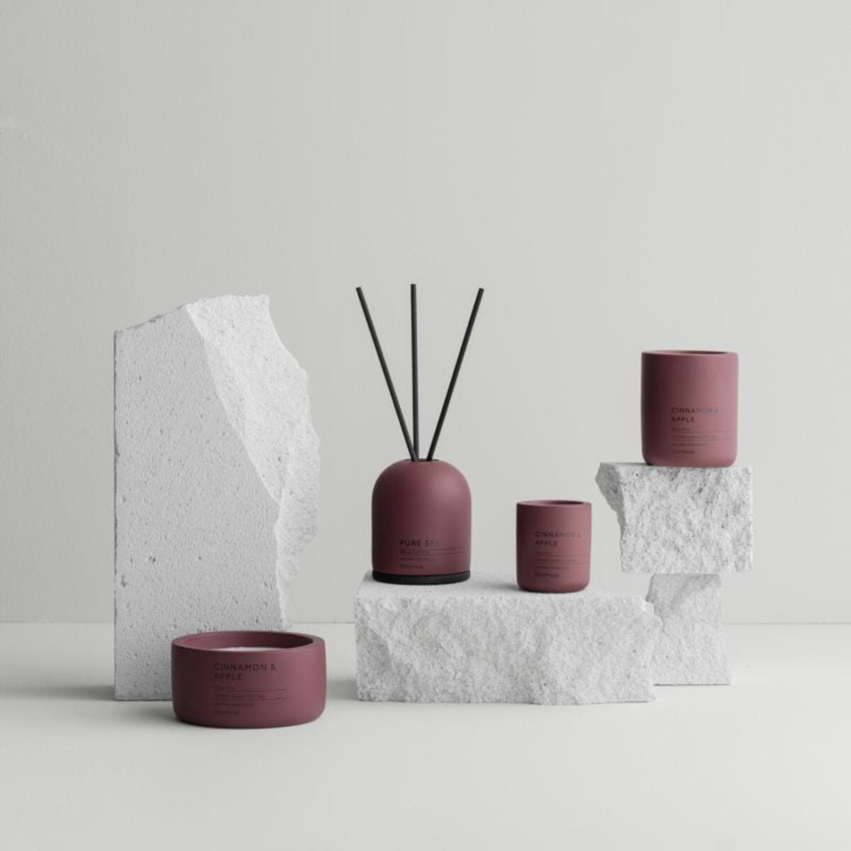 Świeca zapachowa FRAGA, Cinnamon & Apple - Port, 24 h