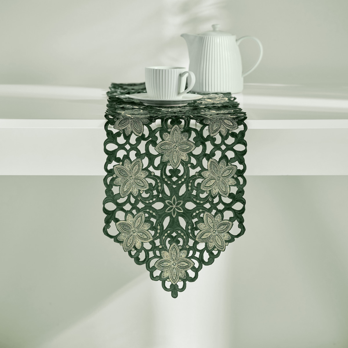 Bieżnik Haftowany Recor 28x174 cm z motywem gwiazdy betlejemskiej