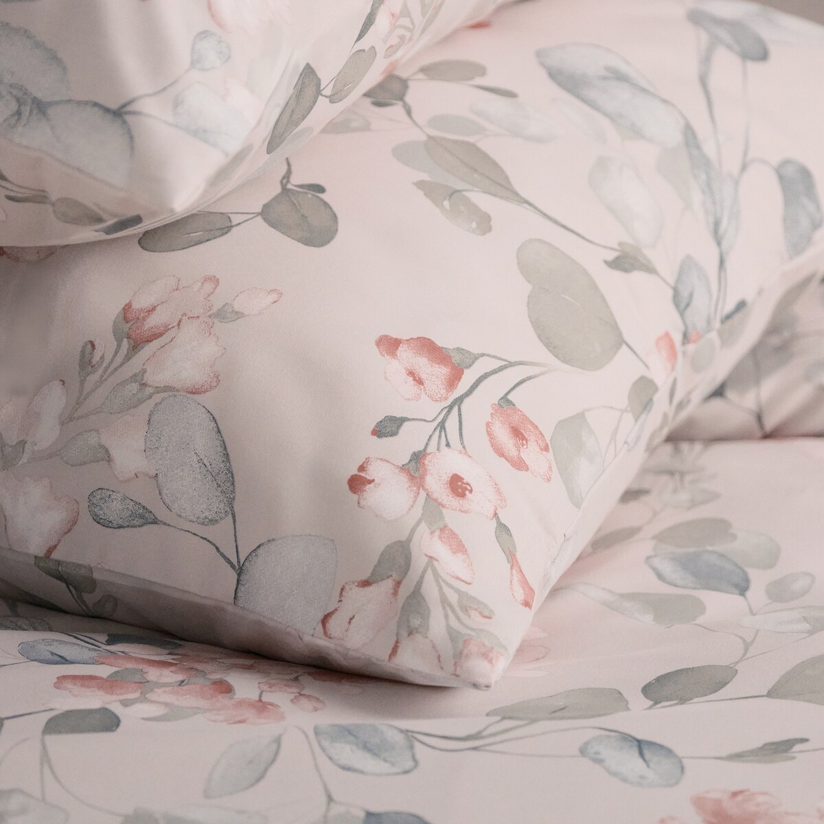 Pościel Z Mikrofibry Debi 200x220 cm z wzorem kwiatowym