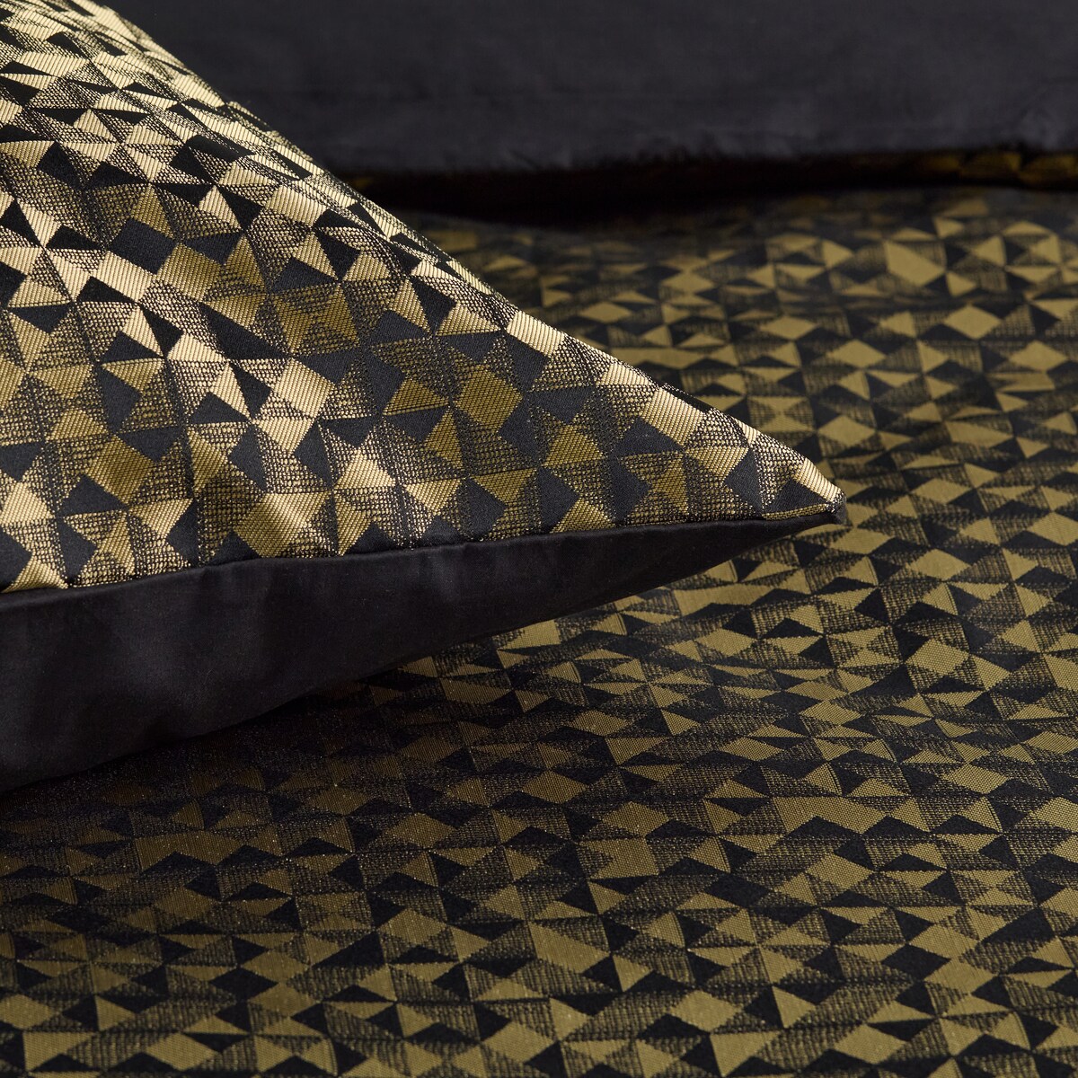 Pościel Żakardowa Modulo 160x200 cm z wzorem geometrycznym