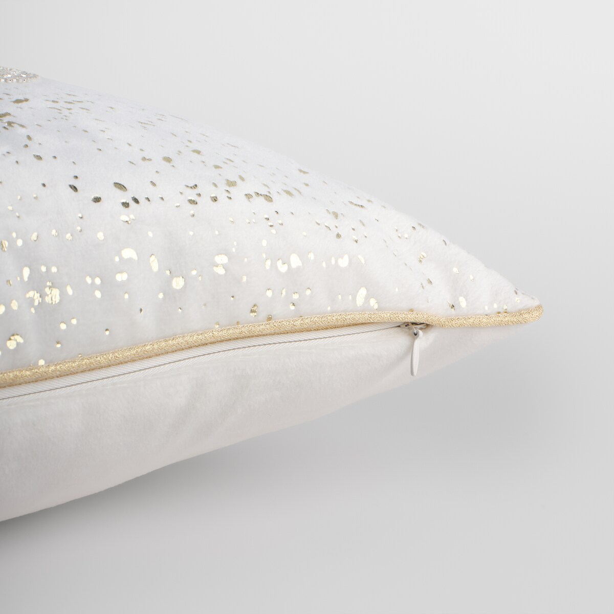 Poszewka Haftowana Dridis 45x45 cm z motywem renifera