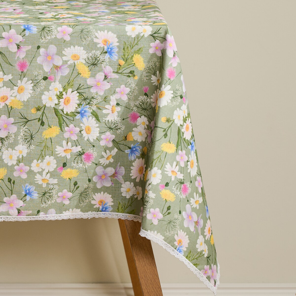 Obrus z nadrukiem Melow 150x220 cm z motywem kwiatowym