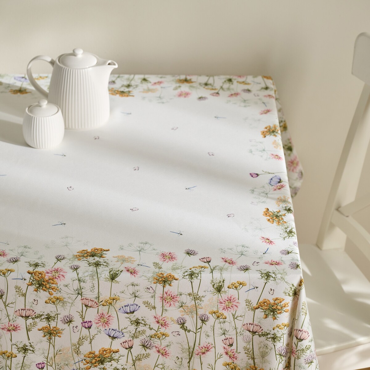 Obrus z nadrukiem Koperino 130x180 cm z motywem kwiatowym