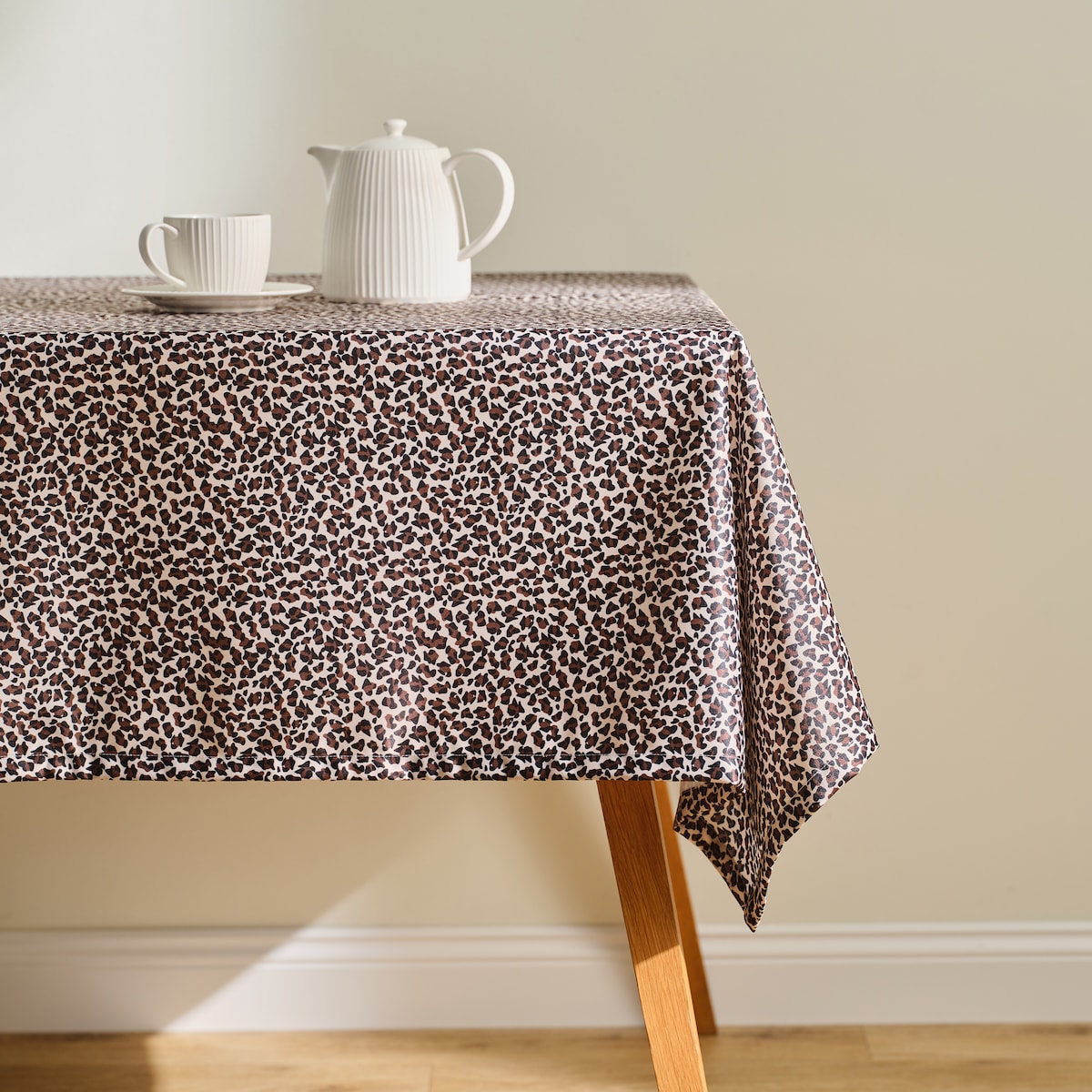 Obrus Drukowany Panter 150x220 cm z motywem zwierzęcym