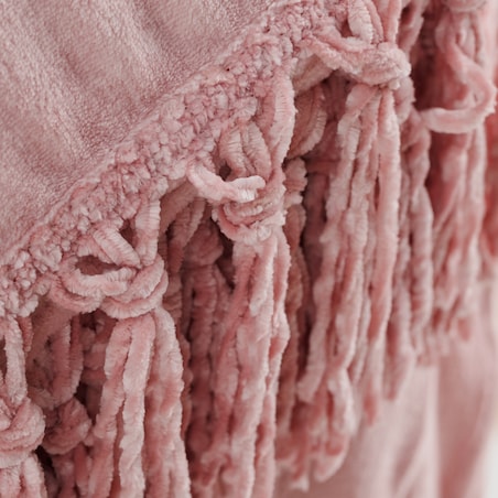 Jednokolorowy koc Tassels 130x170 cm