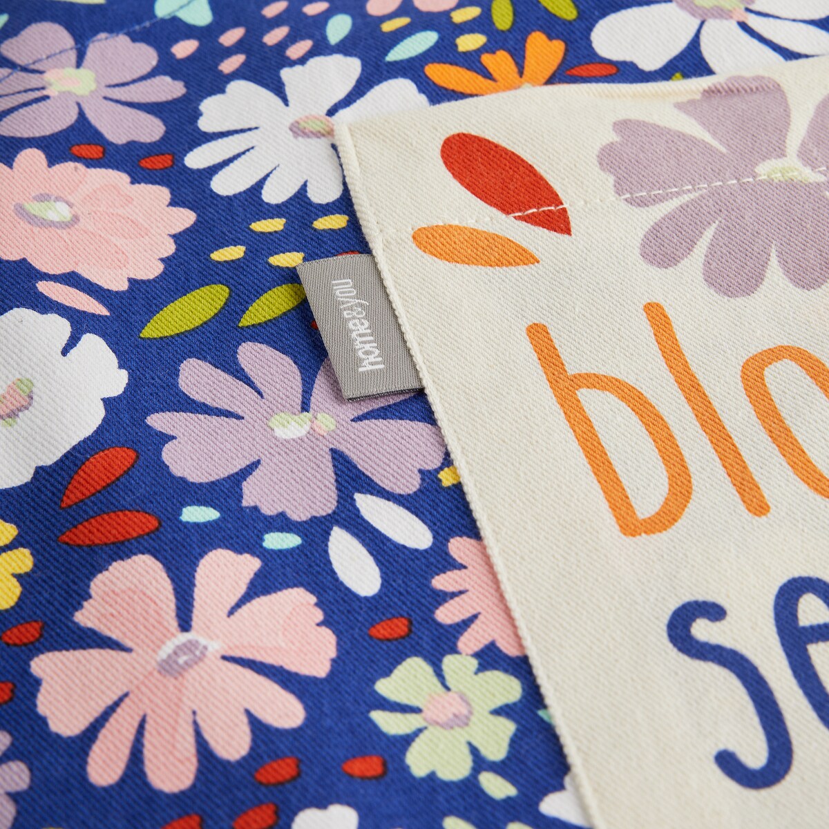 Fartuch Bloomi 70x85 cm z motywem kwiatowym