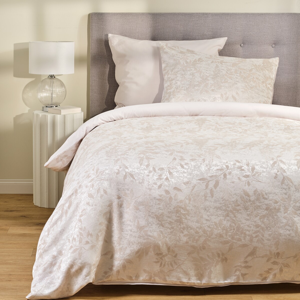 Pościel Żakardowa Swanette 200x220 cm z motywem roślinnym