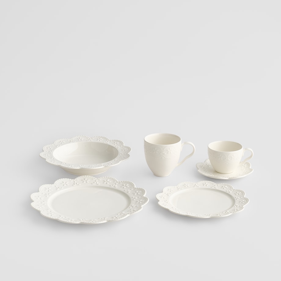 Filiżanka Ze Spodkiem Lace z motywem kwiatowym