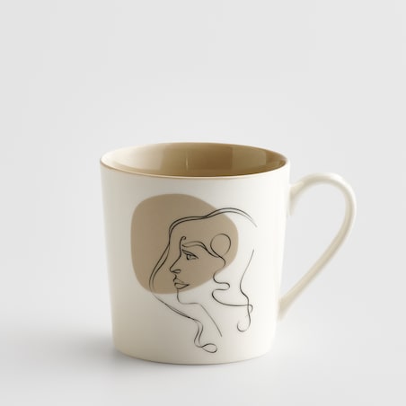 Kubek Artini z motywem portretu