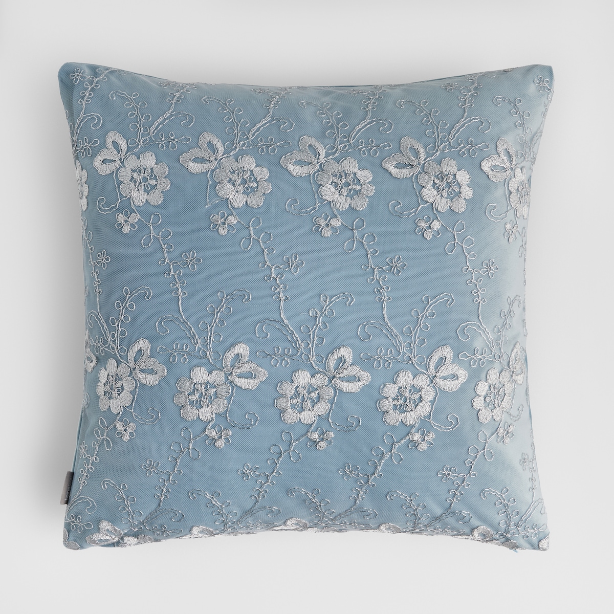 Poszewka Haftowana Raheen 45x45 cm z motywem kwiatowym