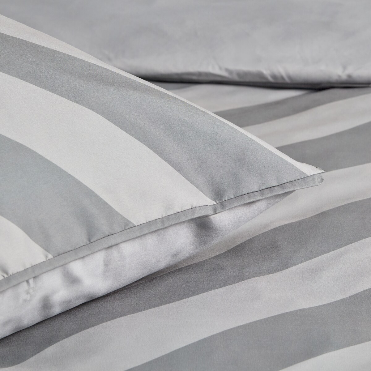 Pościel z mikrofibry z lamówką Pasiu 160x200 cm