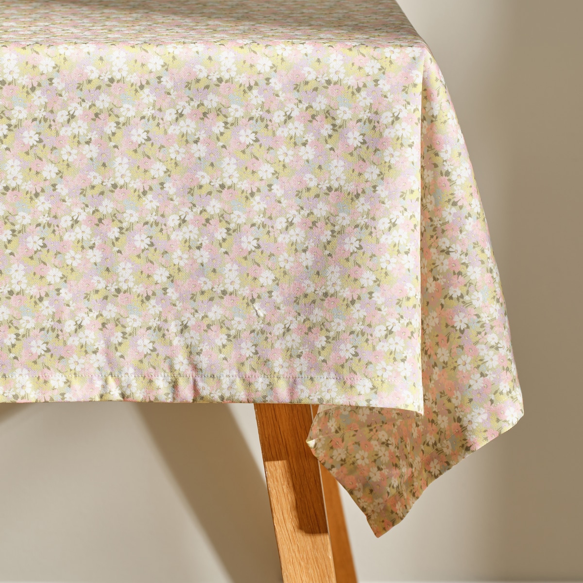 Obrus Drukowany Florecio 130x180 cm z motywem kwiatowym