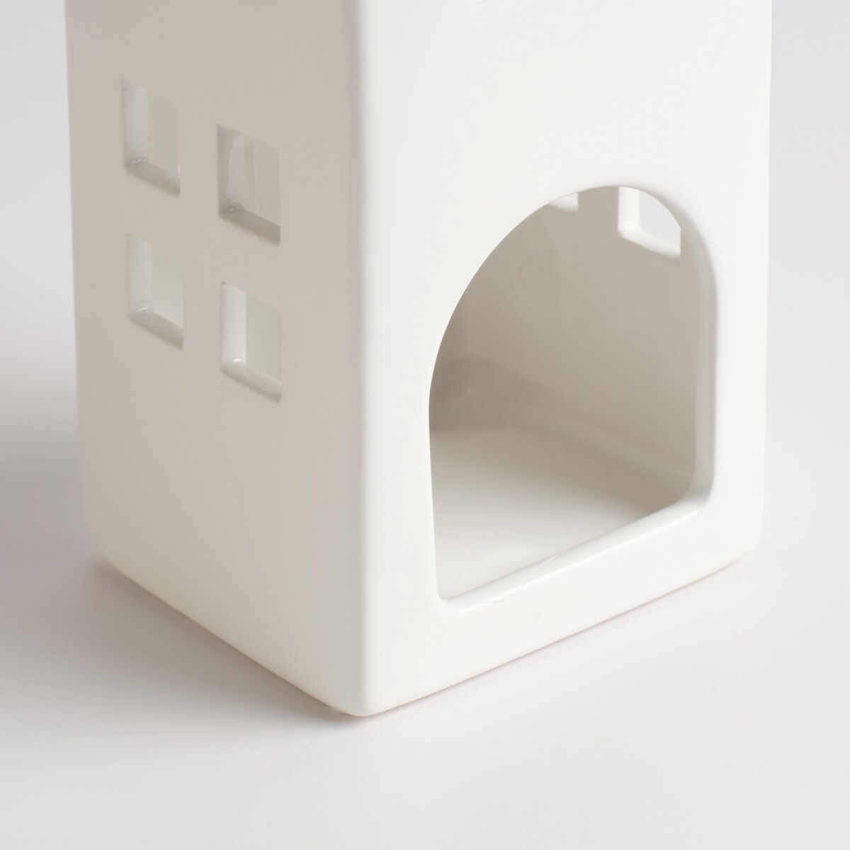 Świecznik Snowbound z motywem domku