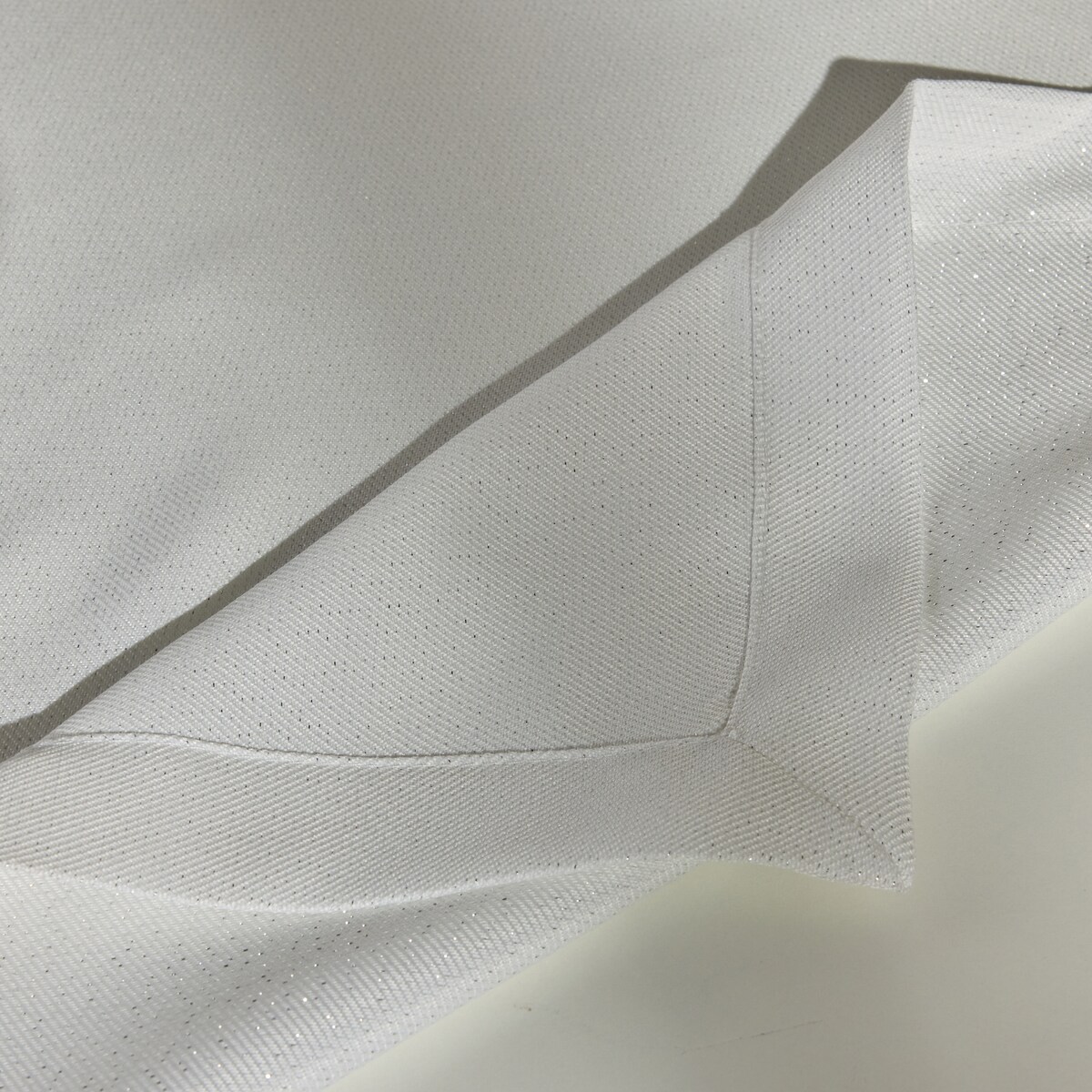 Obrus Jednobarwny Sausa 145x220 cm