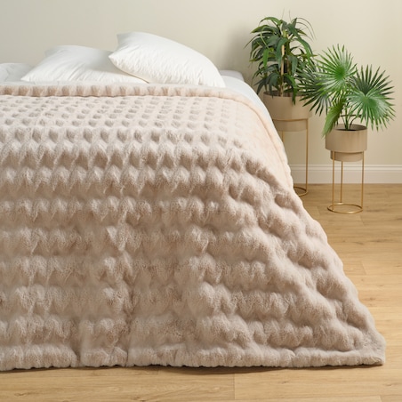 Jednokolorowa futrzana narzuta na łóżko Pilora 180x200 cm