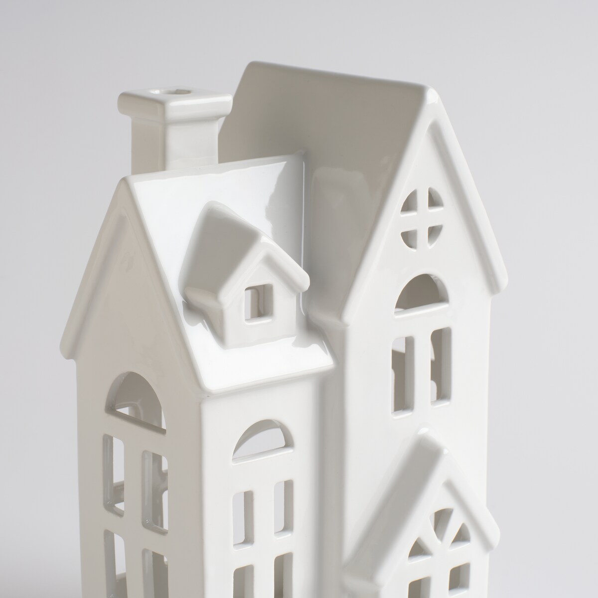 Świecznik Hausi z motywem domku