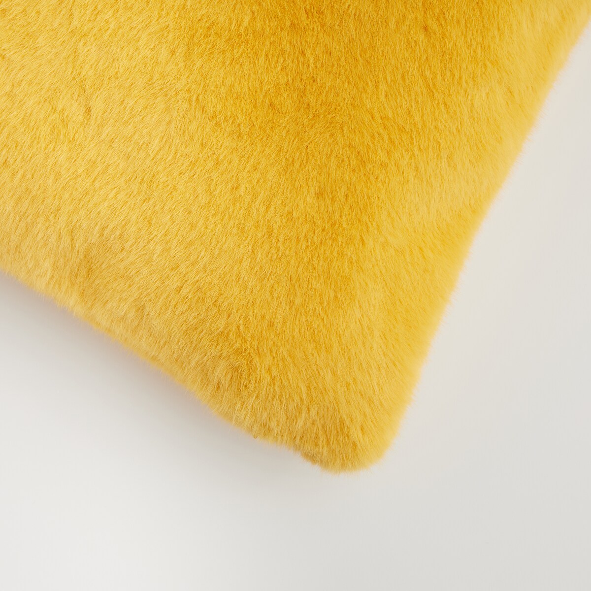 Poszewka Futrzana Molinio 45x45 cm w kratę