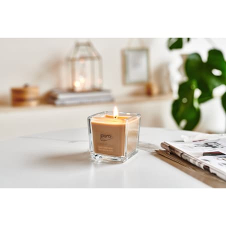 Świeca zapachowa ipuro ESSENTIALS Cedar Wood 125 g