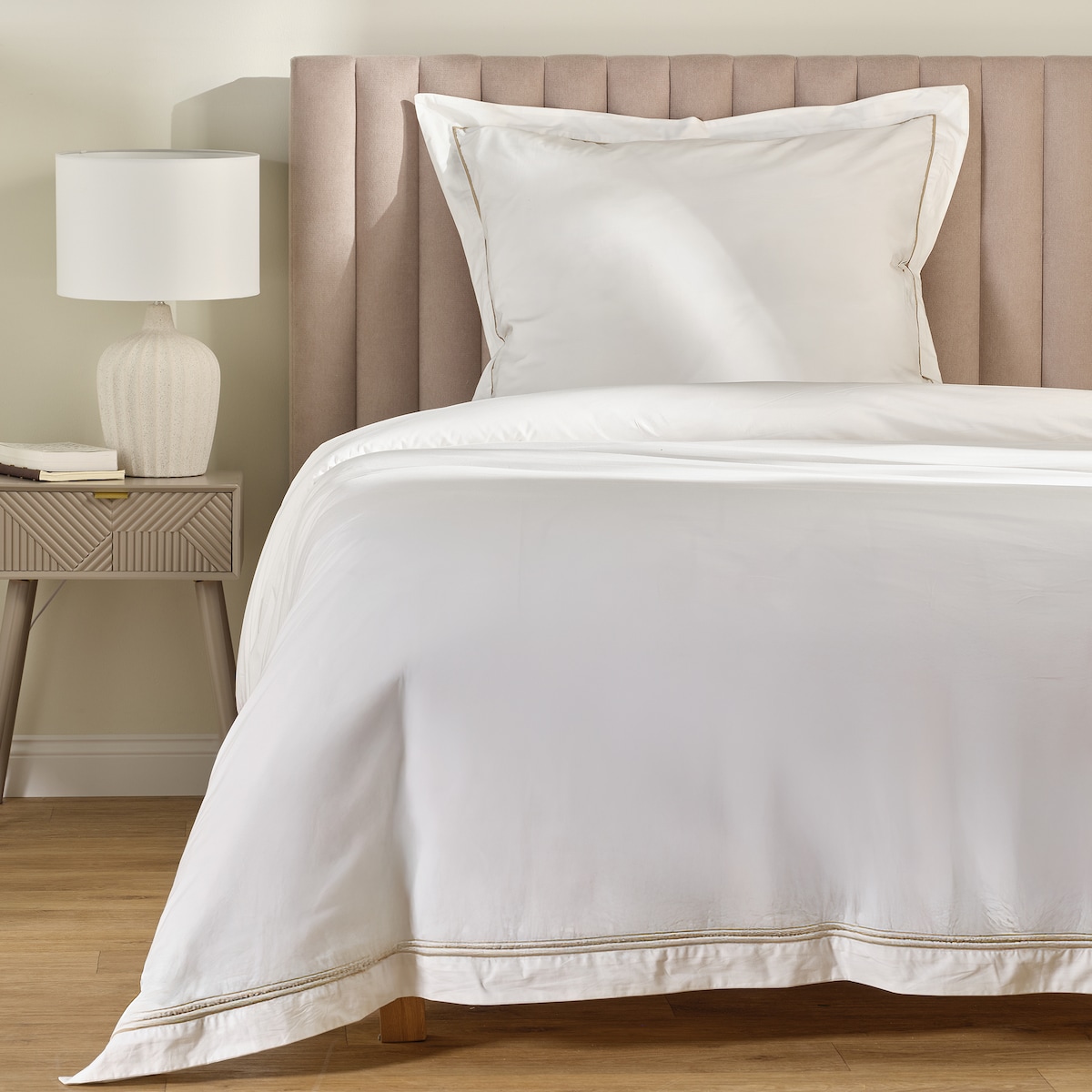 Jednokolorowa pościel z perkalu z lamówką Perlamo 140x200 cm