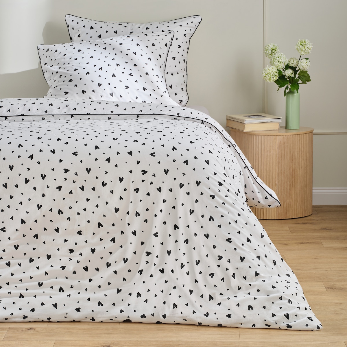 Pościel z bawełny satynowej z lamówką Malorina 200x220 cm z motywem serc