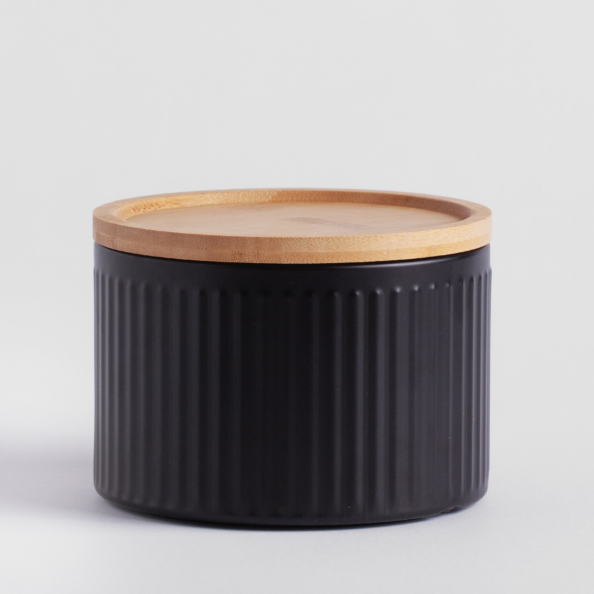 Metalowy pojemnik z bambusową pokrywką Lofto 500 ml