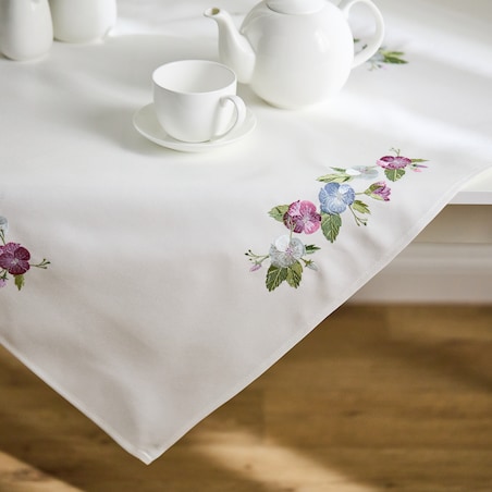 Serweta Haftowana Pansisa 80x80 cm z motywem kwiatowym