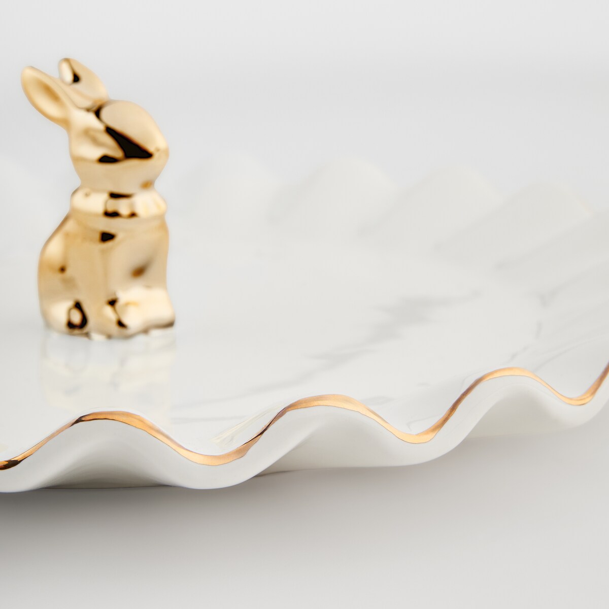 Patera Wonderland z motywem królika