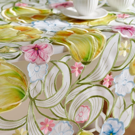 Serweta Haftowana Floresse 80x80 cm z motywem kwiatowym