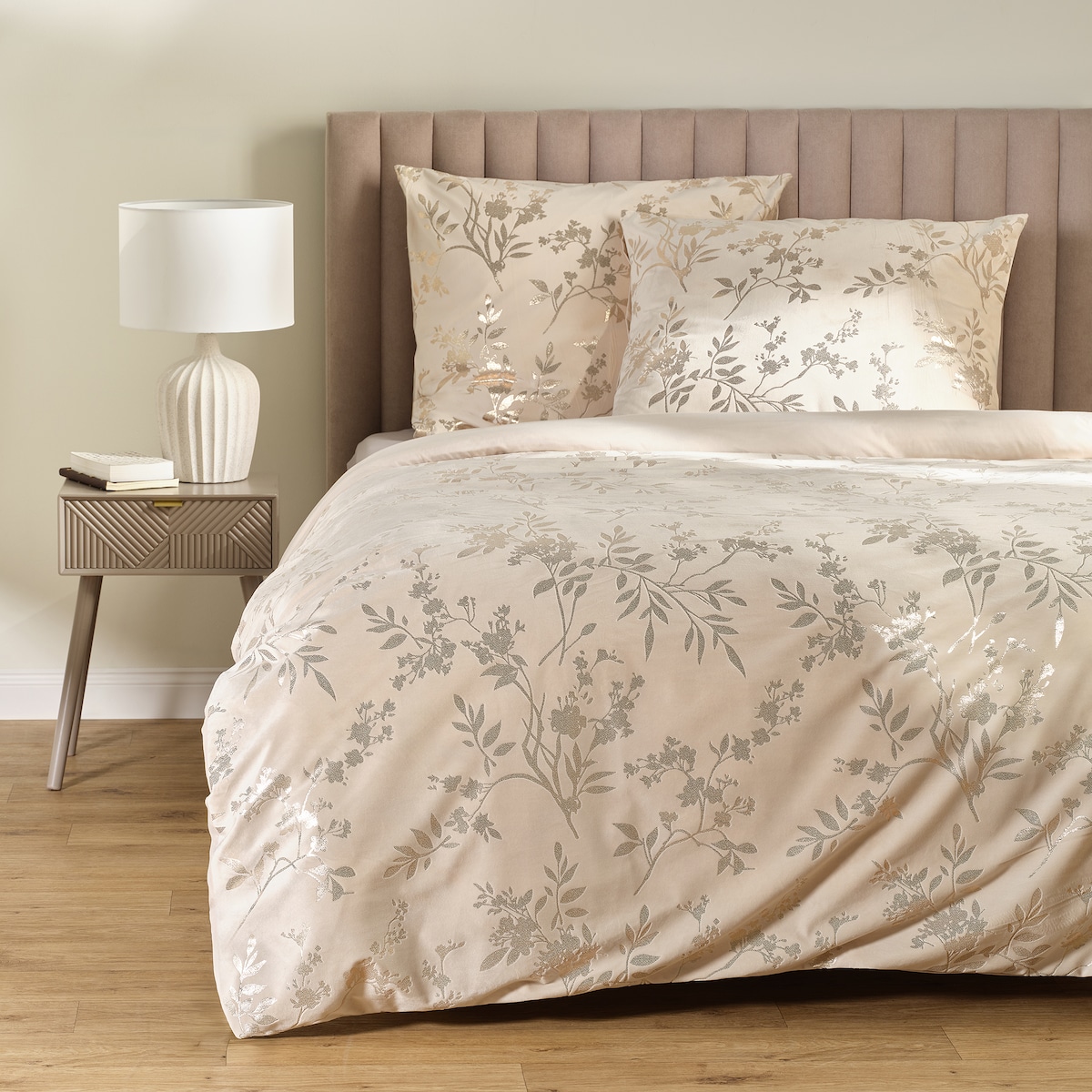 Pościel welwetowa ze złotym nadrukiem Pansema 160x200 cm z motywem postaci