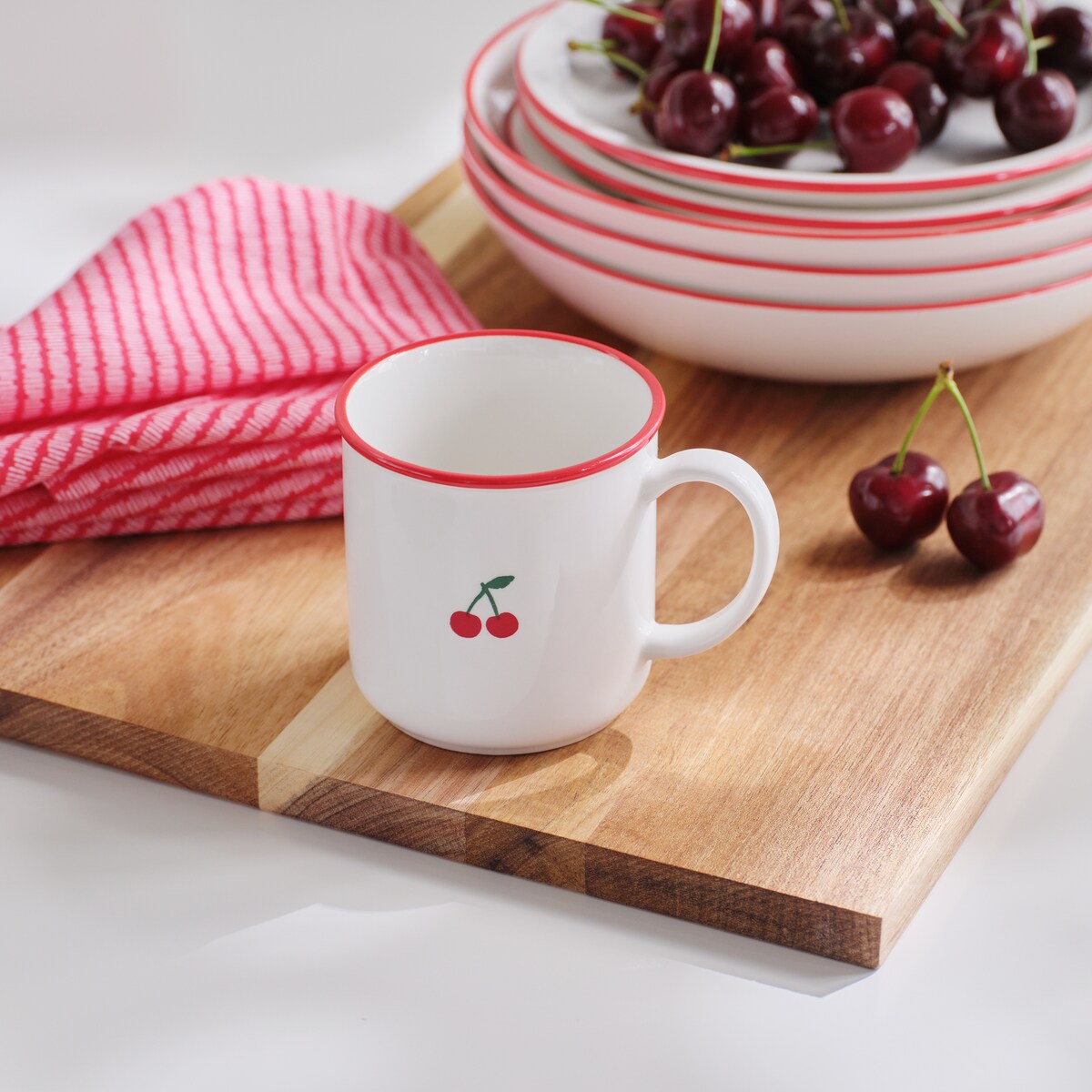 Kubek Cherries z motywem owoców