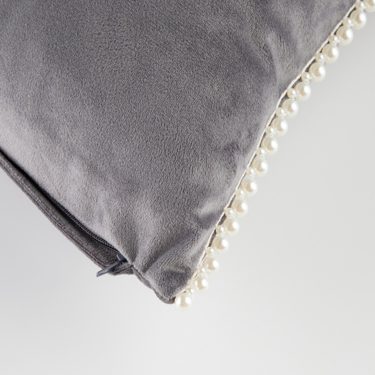 Poszewka Welwetowa Patronis 45x45 cm z motywem perły