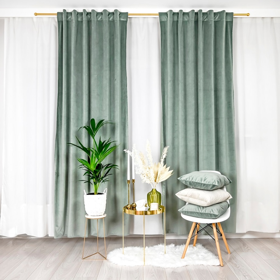 Welurowa zasłona w kolorze szałwiowym Werona 140x250