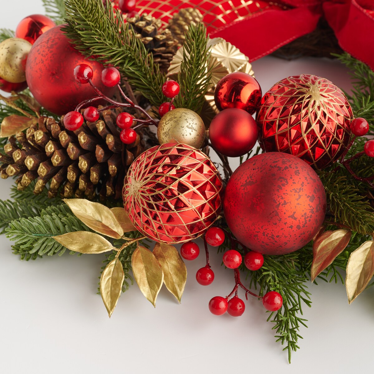 Wianek Esfera z motywem roślinnym