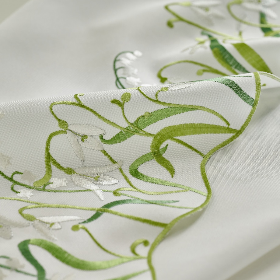 Serweta Haftowana Convelio 80x80 cm z motywem kwiatowym