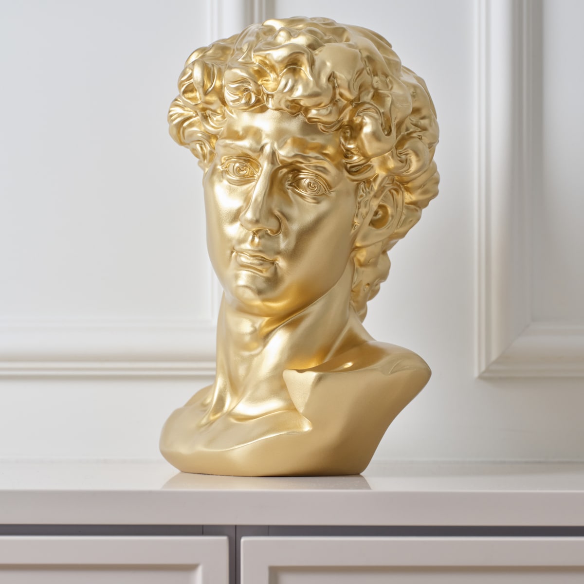 Figurka Davios z motywem postaci