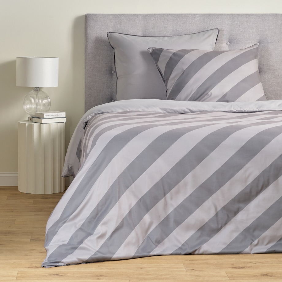 Pościel z mikrofibry z lamówką Pasiu 200x220 cm w paski