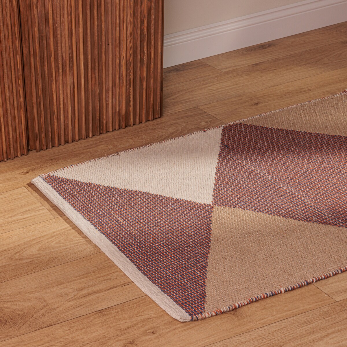 Dywanik Fringer 60x90 cm z motywem geometrycznym