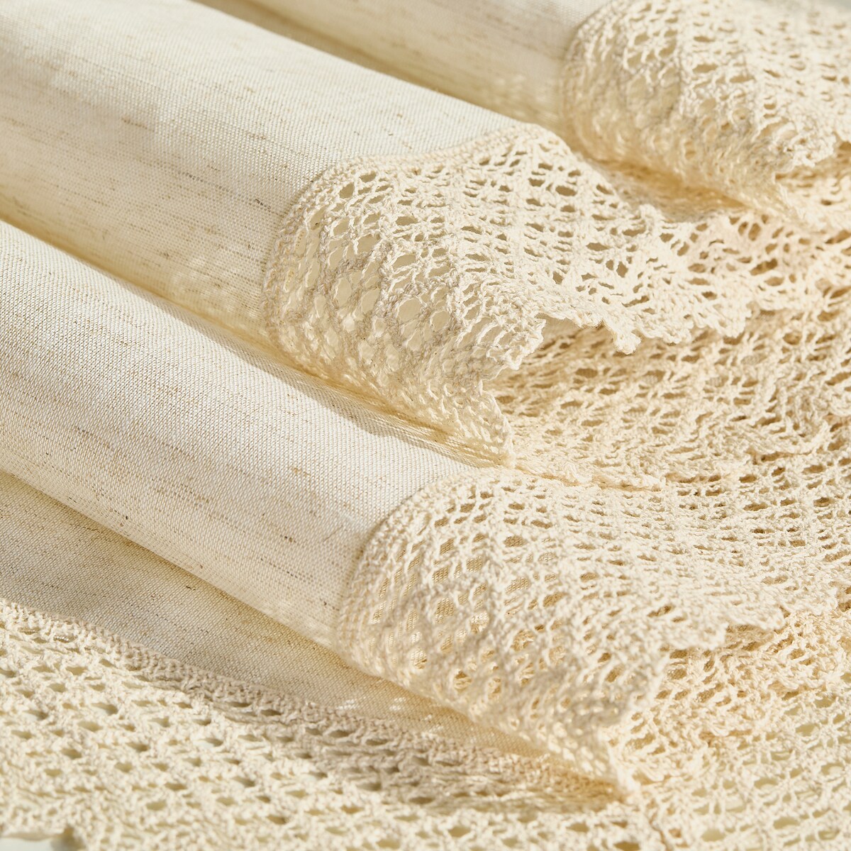 Bieżnik koronkowy Lacel 40x180 cm