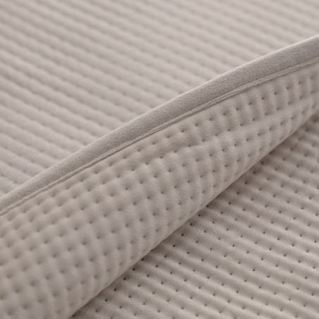 Jednokolorowa narzuta na łóżko z wytłoczonym wzorem Pontoso 240x260 cm