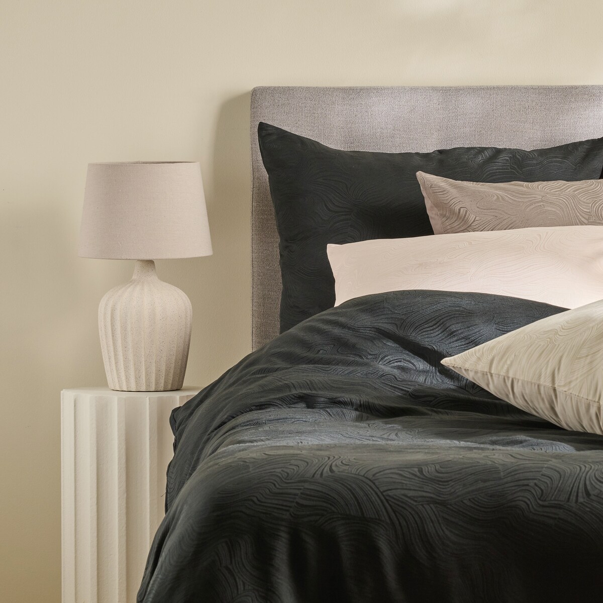 Pościel Żakardowa Linno 160x200 cm z motywem abstrakcyjnym