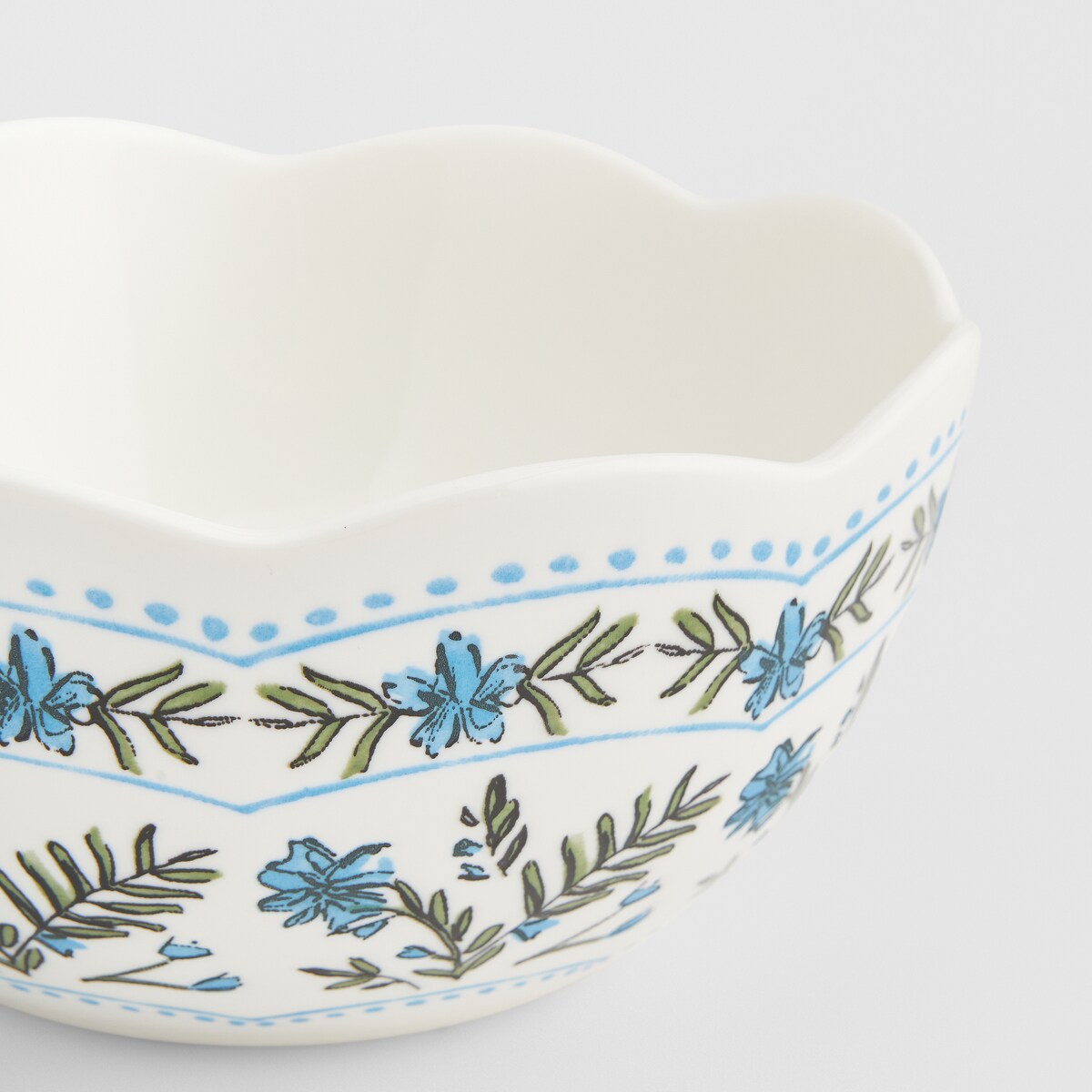 Miska Avenel z motywem roślinnym