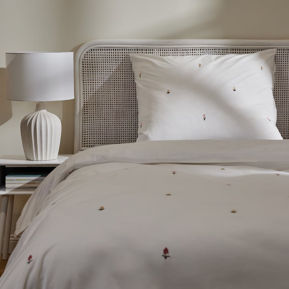 Pościel z perkalu z haftem Hiacinthio 140x200 cm z motywem kwiatowym