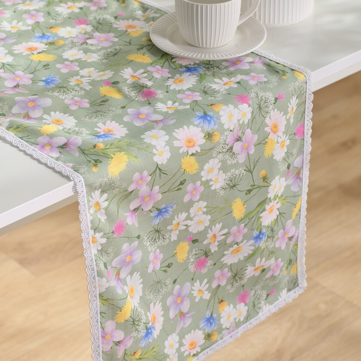 Bieżnik z nadrukiem Melow 35x180 cm z wzorem kwiatowym