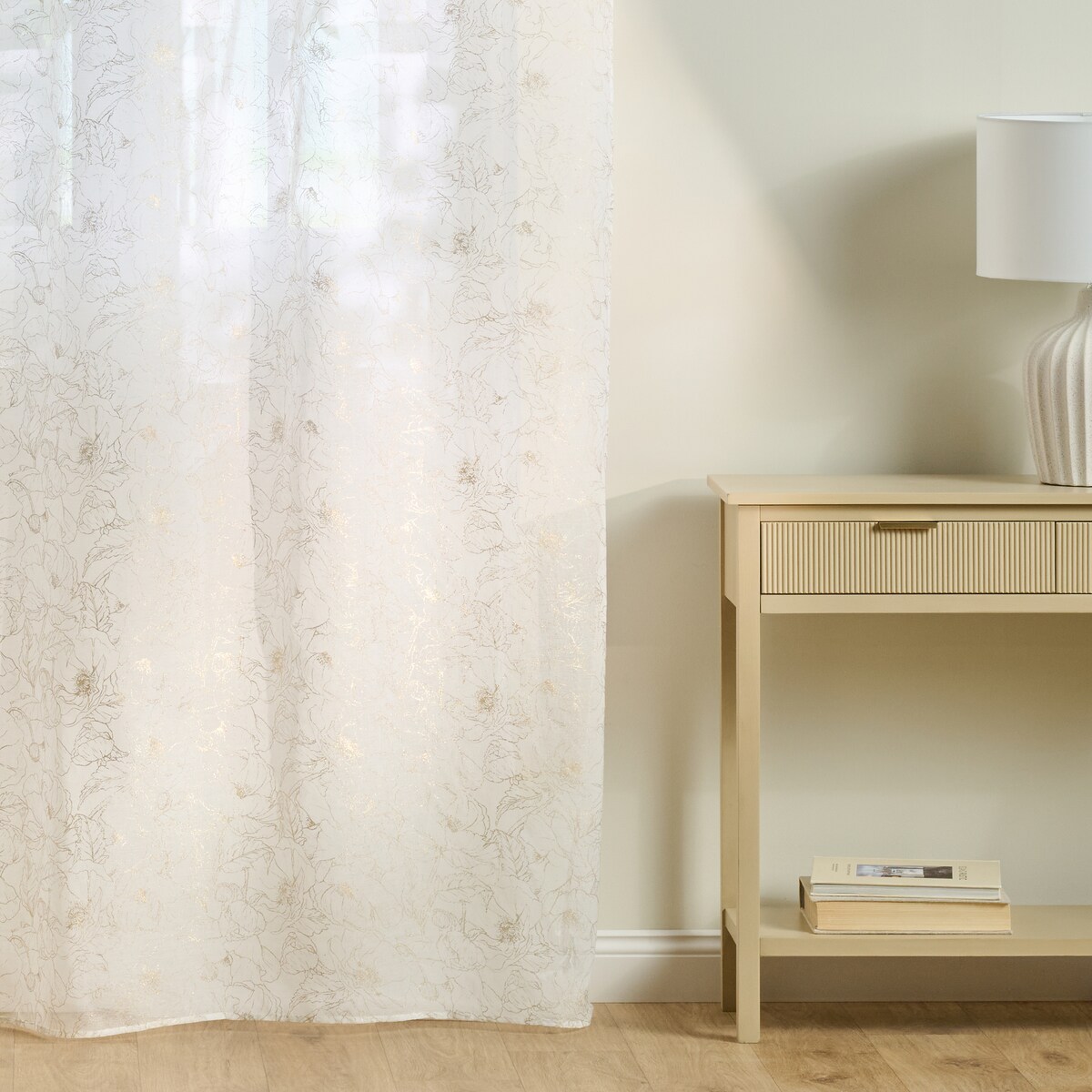 Firana Casinosis 140x250 cm z motywem kwiatowym